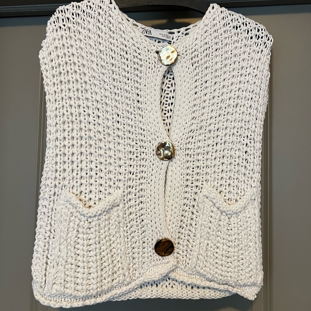 Zara White Knit Vest with Button Accents